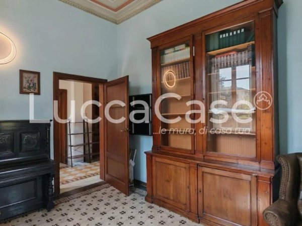 casa indipendente in vendita a Lucca in zona Pontetetto