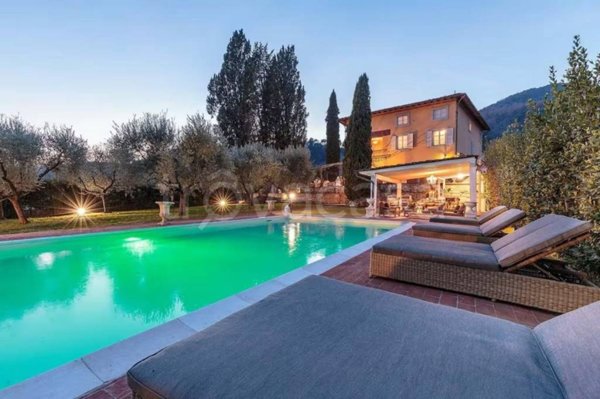 casa indipendente in vendita a Lucca in zona Chiatri