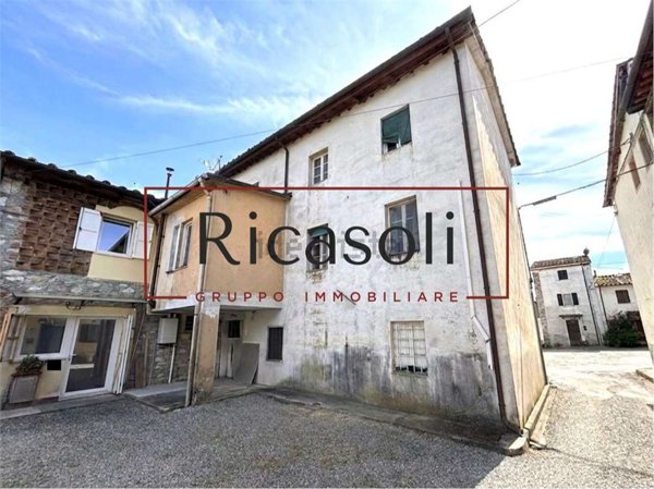 casa indipendente in vendita a Lucca in zona San Lorenzo a Vaccoli