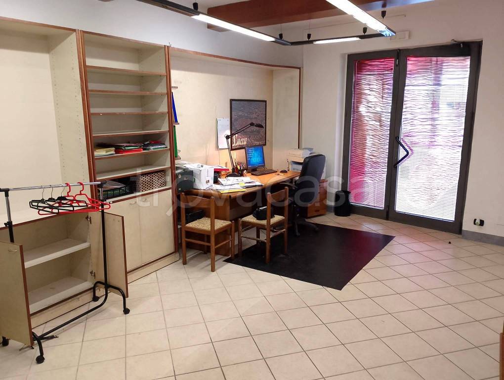 negozio in vendita a Lucca in zona zona San Marco