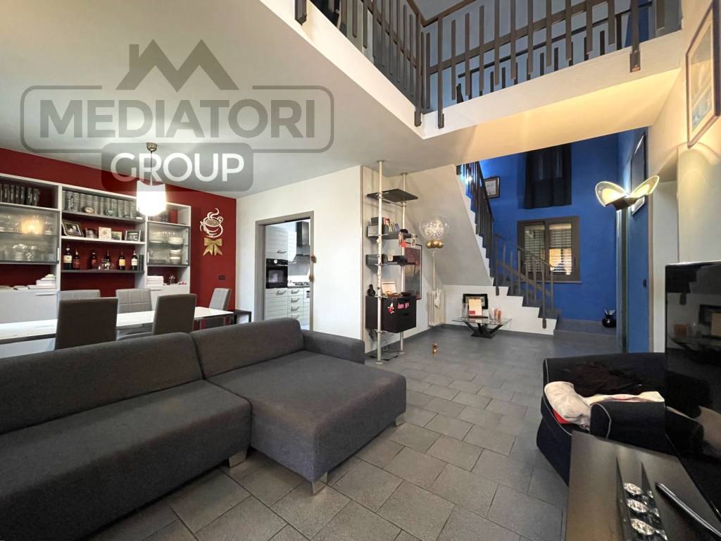 casa indipendente in vendita a Lucca in zona Picciorana