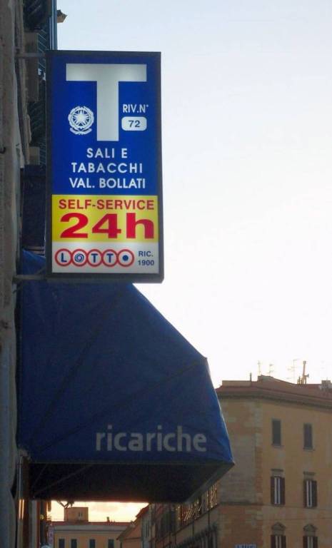negozio in vendita a Lucca in zona Torre