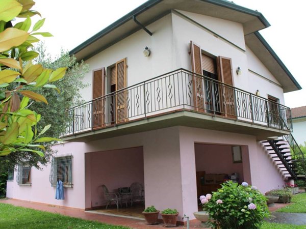casa indipendente in vendita a Lucca in zona Sant'Angelo in Campo