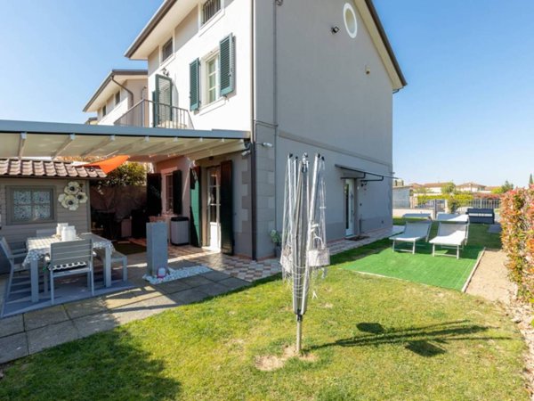 casa indipendente in vendita a Lucca in zona zona San Filippo