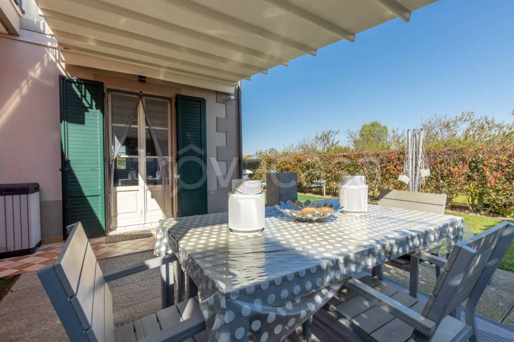 casa indipendente in vendita a Lucca in zona zona Arancio