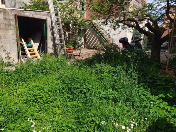 casa indipendente in vendita a Lucca in zona Nave