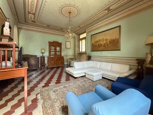 ufficio in vendita a Lucca in zona Centro Città