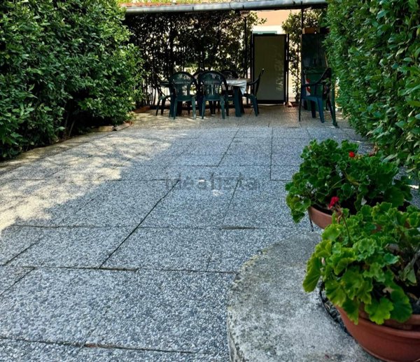 casa indipendente in vendita a Lucca in zona Carignano