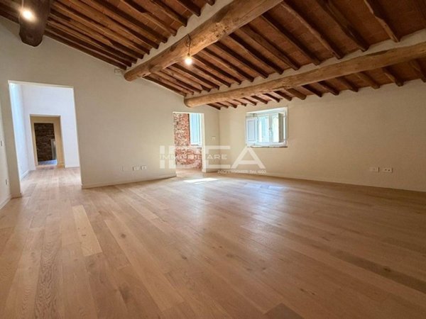 appartamento in vendita a Lucca in zona Centro Città