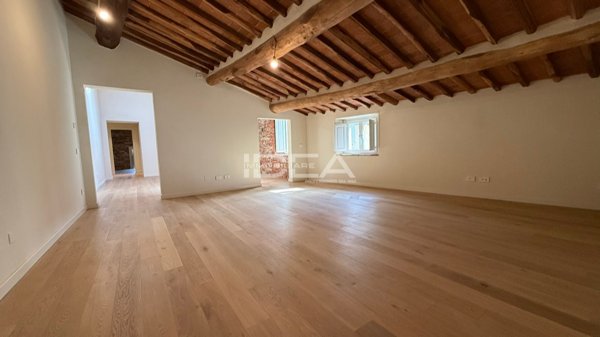 appartamento in vendita a Lucca in zona Centro Città