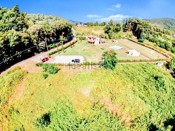 casa indipendente in vendita a Lucca in zona Fagnano