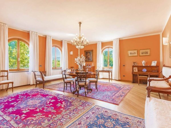 casa indipendente in vendita a Lucca in zona Carignano