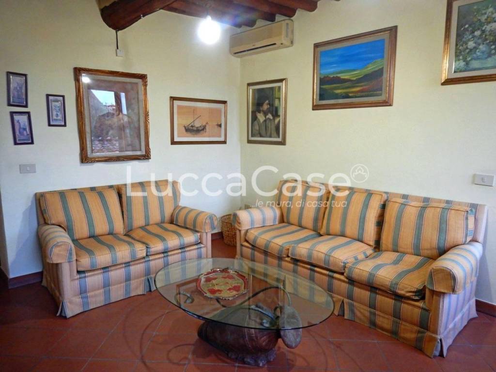 appartamento in vendita a Lucca in zona Centro Città