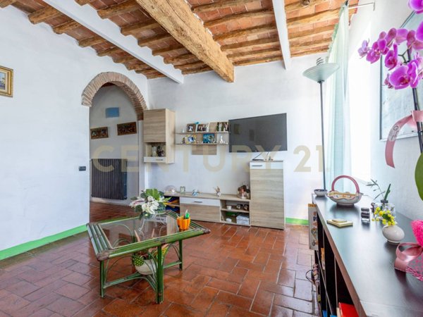 casa indipendente in vendita a Lucca in zona Nave