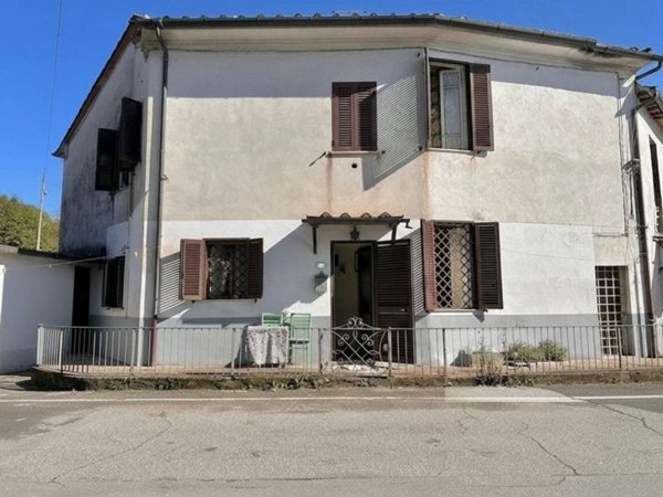 casa indipendente in vendita a Lucca in zona Torre
