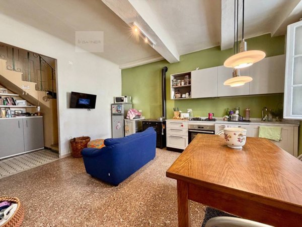 casa indipendente in vendita a Lucca in zona Centro Città