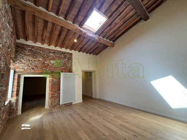 appartamento in vendita a Lucca in zona Centro Città