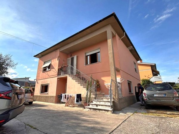 casa indipendente in vendita a Lucca in zona zona Antraccoli