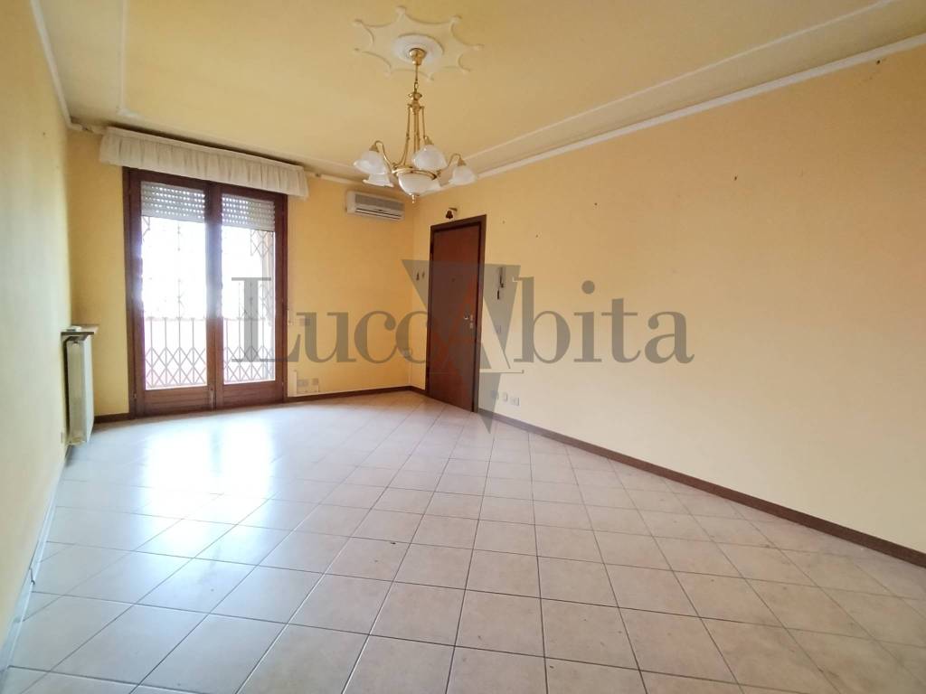 appartamento in vendita a Lucca in zona zona Arancio