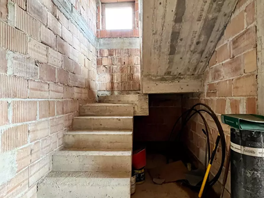 casa indipendente in vendita a Lucca in zona San Lorenzo a Vaccoli