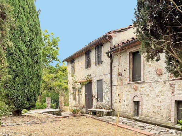 casa indipendente in vendita a Lucca in zona Maggiano