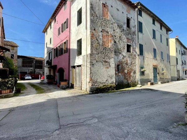 casa indipendente in vendita a Lucca in zona San Donato
