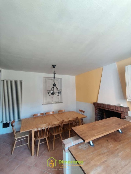 casa indipendente in vendita a Lucca in zona Montuolo