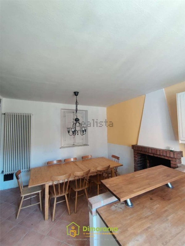casa indipendente in vendita a Lucca in zona Montuolo
