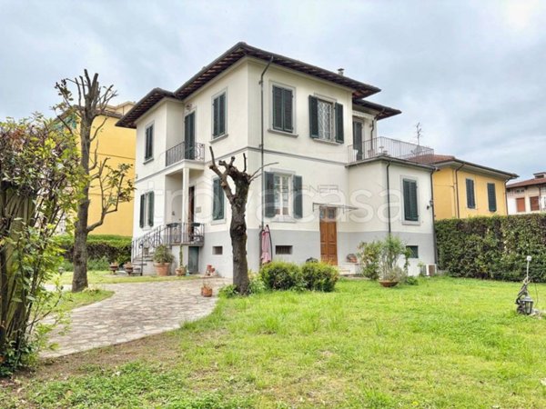 casa indipendente in vendita a Lucca in zona Sant'Anna
