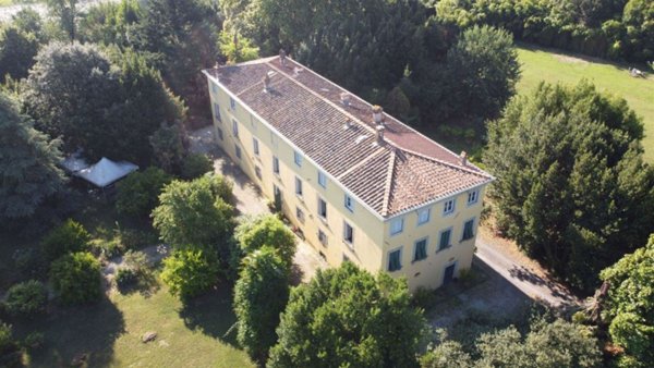 villa in vendita a Lucca in zona Picciorana