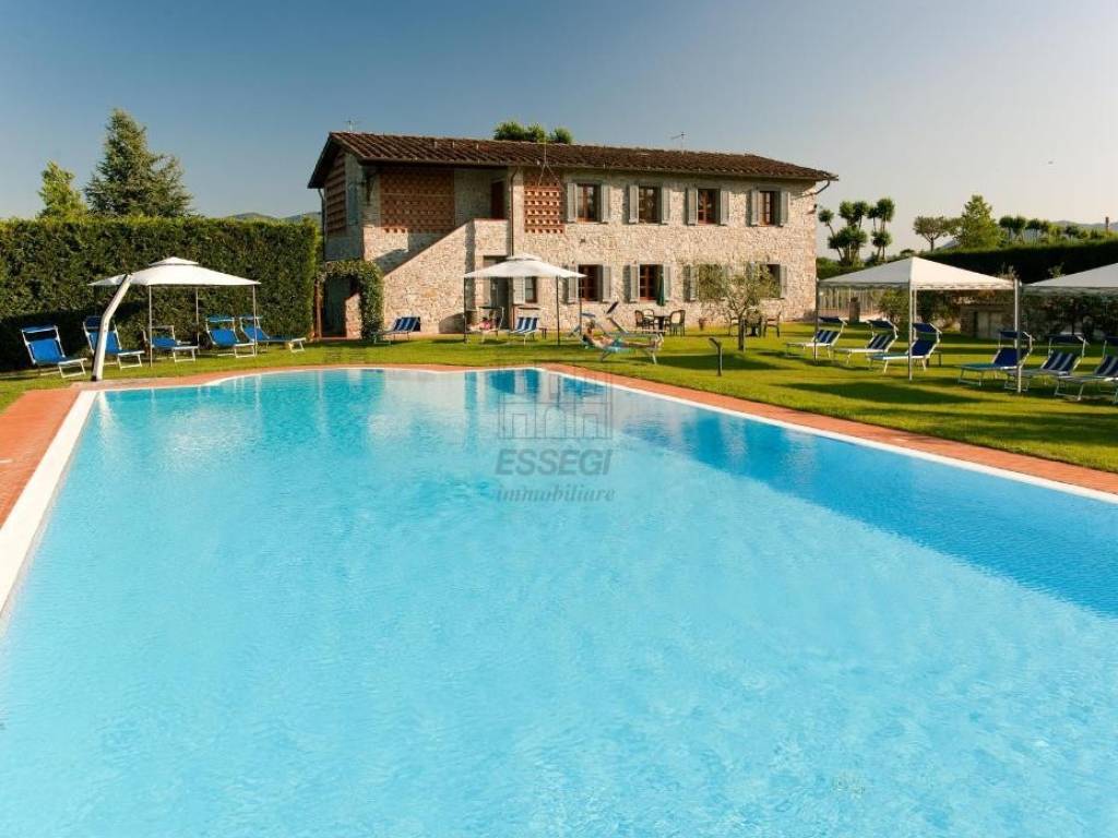 appartamento in vendita a Lucca in zona zona SS. Annunziata