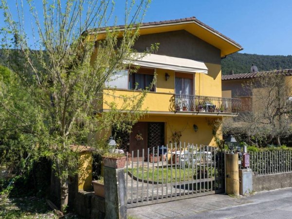 appartamento in vendita a Lucca in zona Santa Maria del Giudice