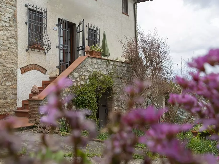 casa indipendente in vendita a Lucca in zona Farneta