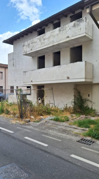 appartamento in vendita a Lucca in zona Picciorana
