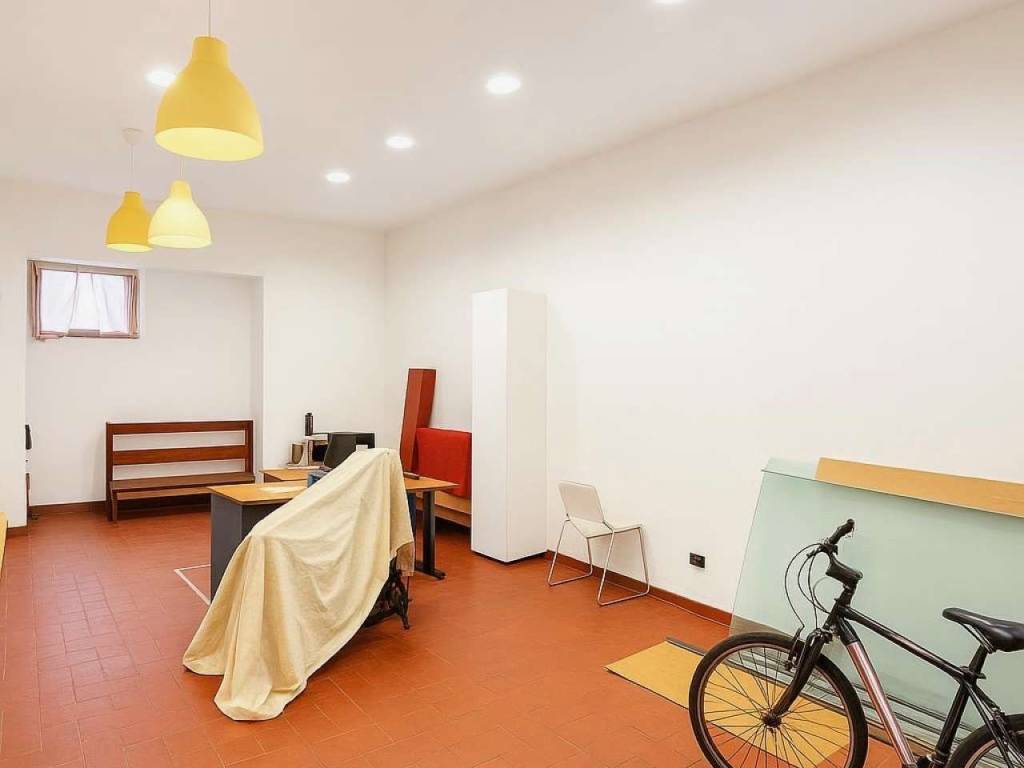 negozio in vendita a Lucca in zona Centro Città