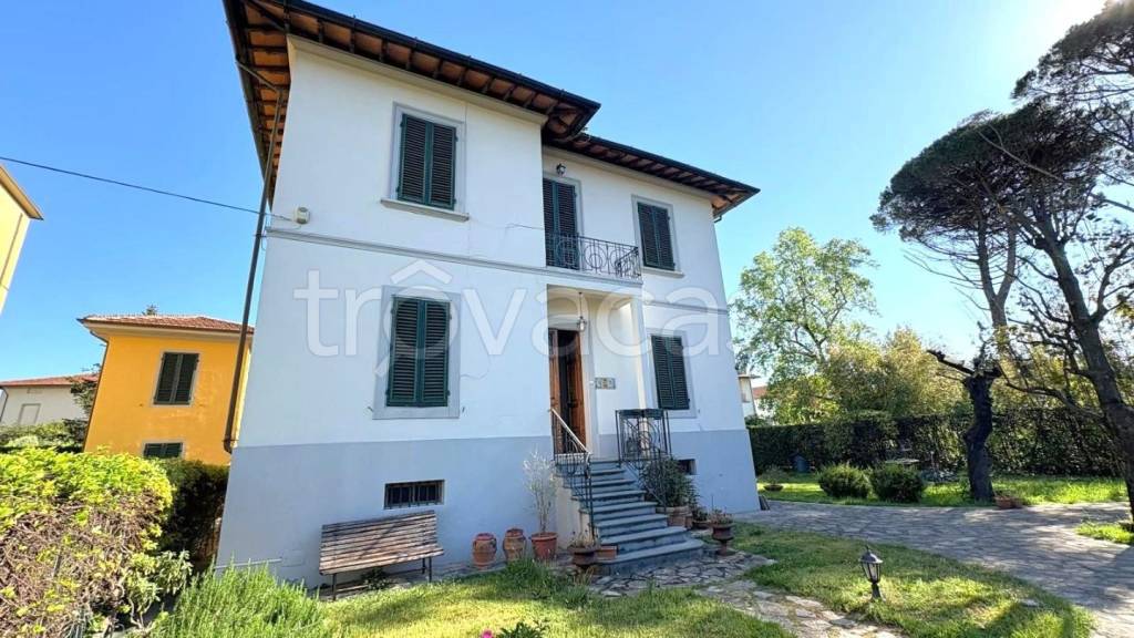 casa indipendente in vendita a Lucca in zona Zona San Concordio