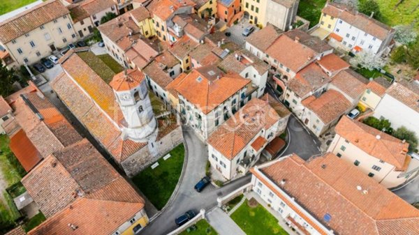 appartamento in vendita a Lucca in zona Santa Maria del Giudice