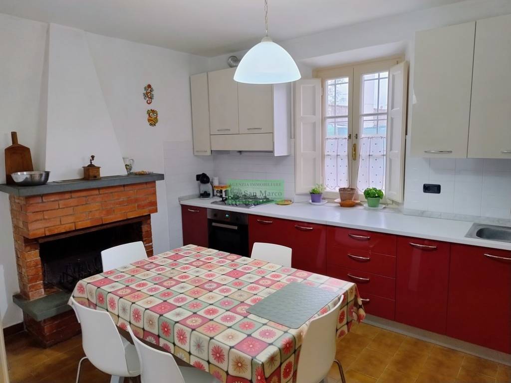 casa indipendente in vendita a Lucca in zona zona SS. Annunziata