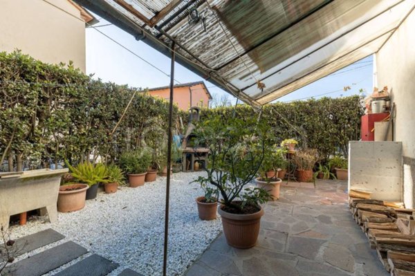 casa indipendente in vendita a Lucca in zona Torre