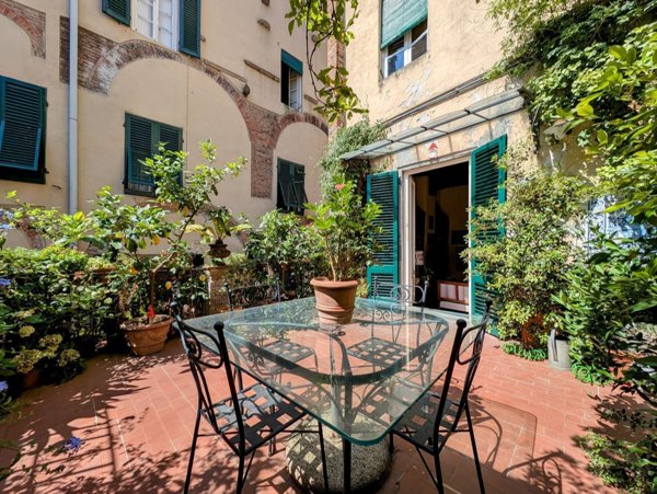 appartamento in vendita a Lucca in zona Centro Città