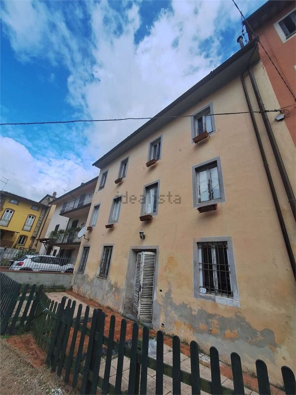appartamento in vendita a Lucca in zona Montuolo