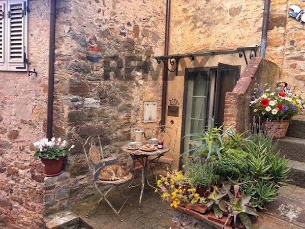 casa indipendente in vendita a Lucca in zona Ponte a Moriano