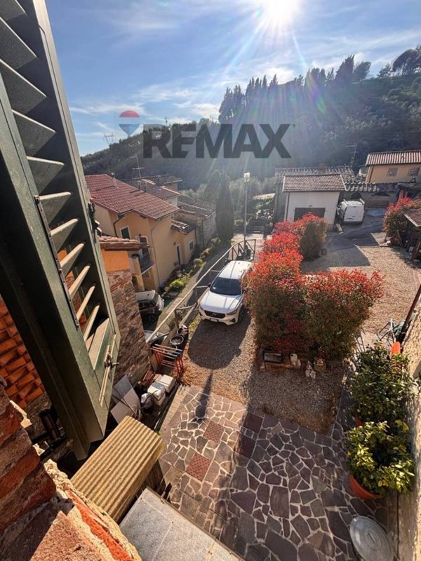 casa indipendente in vendita a Lucca in zona Aquilea