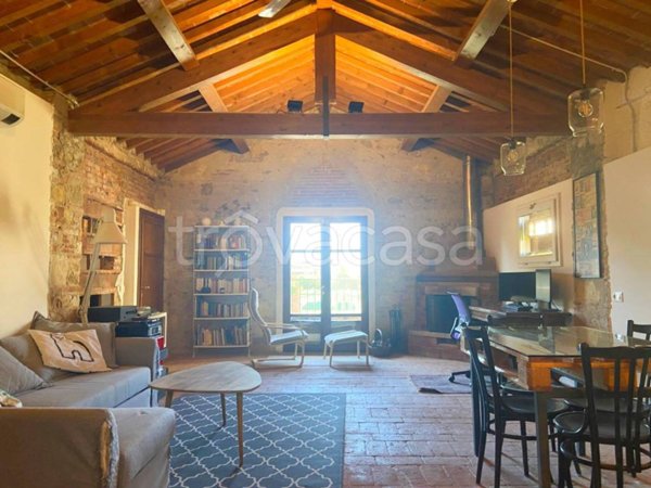casa indipendente in vendita a Lucca in zona Nozzano