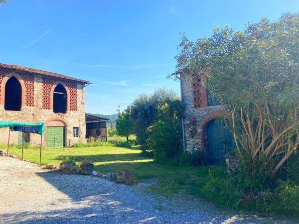 casale in vendita a Lucca