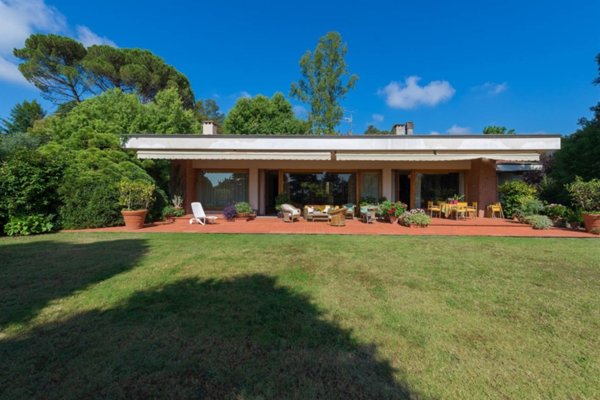 casa indipendente in vendita a Lucca in zona Centro Città