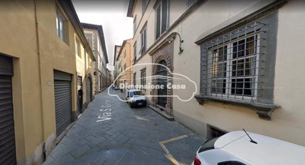 locale commerciale in vendita a Lucca in zona Centro Città