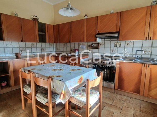 casa indipendente in vendita a Lucca in zona San Pietro a Vico
