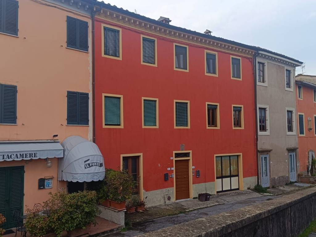 appartamento in vendita a Lucca in zona Ponte San Pietro