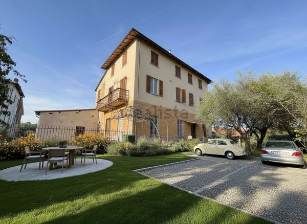 casa indipendente in vendita a Lucca in zona Sant'Anna